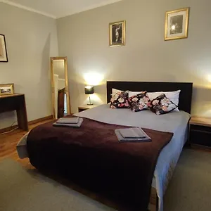 Singer Apartament